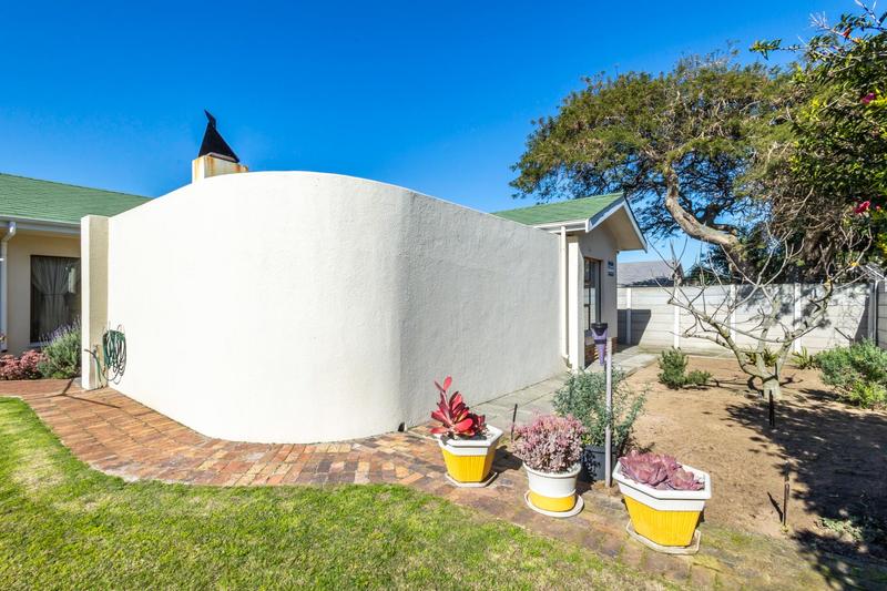 5 Bedroom Property for Sale in De La Haye Western Cape